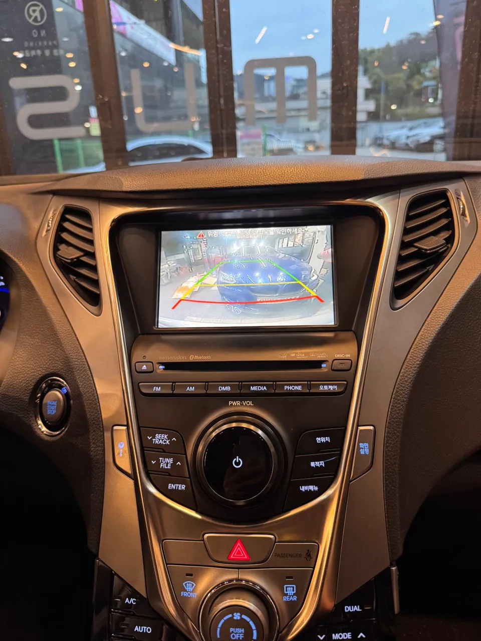 HyundaiのAndroid Auto・CarPlay取付事例 施工写真 2-1