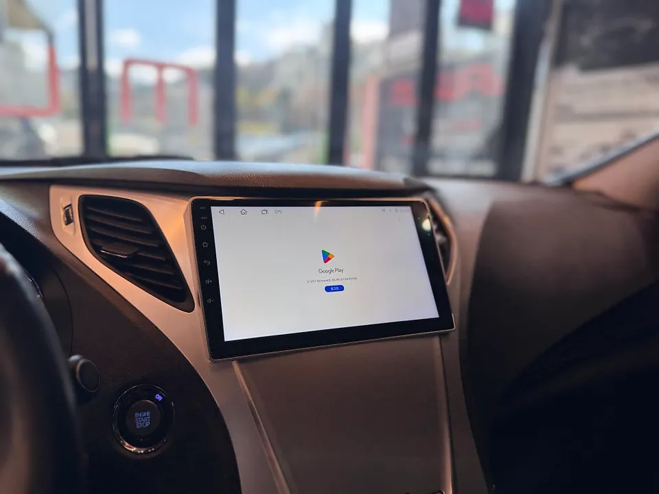 HyundaiのAndroid Auto・CarPlay取付事例 施工写真 4-1