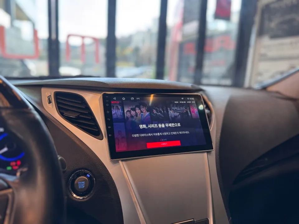 HyundaiのAndroid Auto・CarPlay取付事例 施工写真 2-2