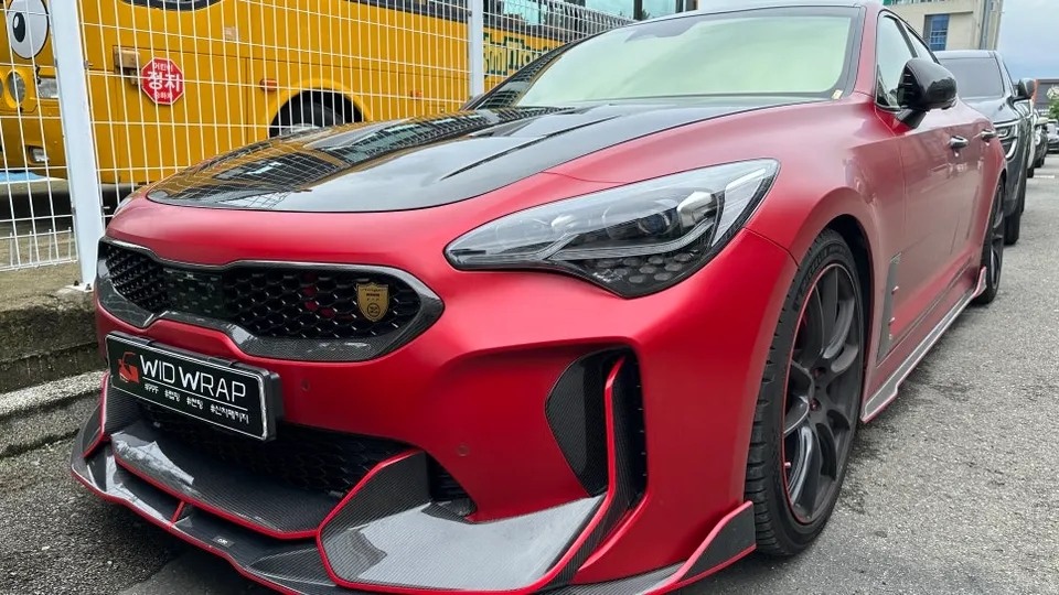 Kia Stinger PPF施工事例|カメレオンフィルムで個性を演出 施工写真 4-2