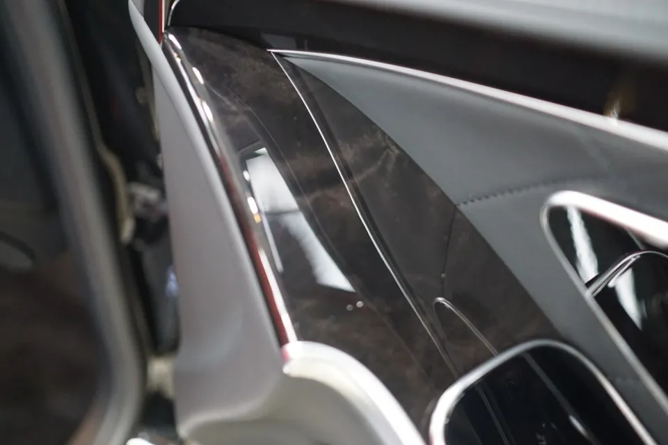 Mercedes-Benz S-Class W223 interior customization - Mercedes-Benz S-Class W223 Piano Black Trim Upgrade Review photo 5