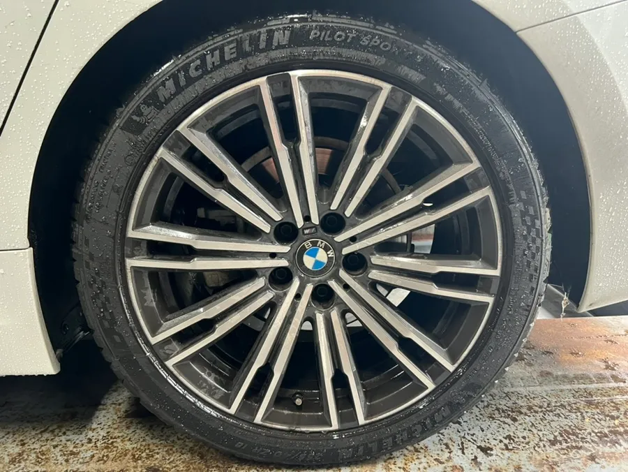 BMW 3 Series F30 wheel repair - BMW 3 Series Wheel Repair & Painting Review - Flawless Finish photo 3