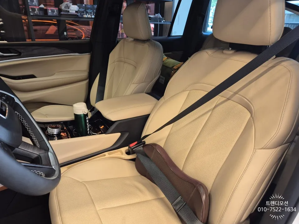Jeep Grand Cherokee steering wheel - Jeep Grand Cherokee Steering Wheel Customization Review photo 3