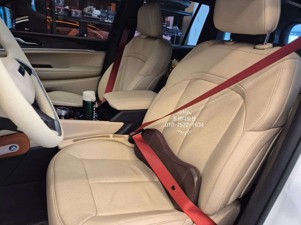 Jeep Grand Cherokee steering wheel - Jeep Grand Cherokee Steering Wheel Customization Review photo 4
