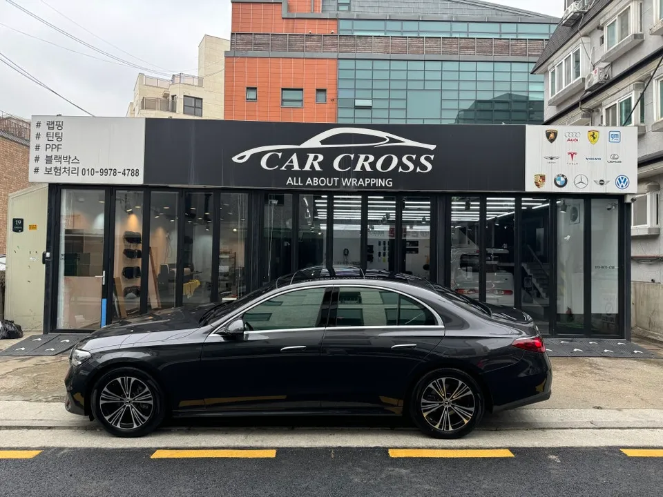 Mercedes-Benz E-Class W214 PPF施工事例:費用目安と仕上がり 施工写真 2-1