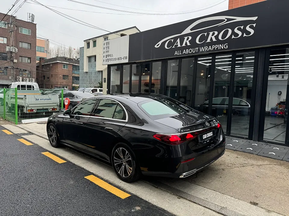 Mercedes-Benz E-Class W214 PPF施工事例:費用目安と仕上がり 施工写真 3-1