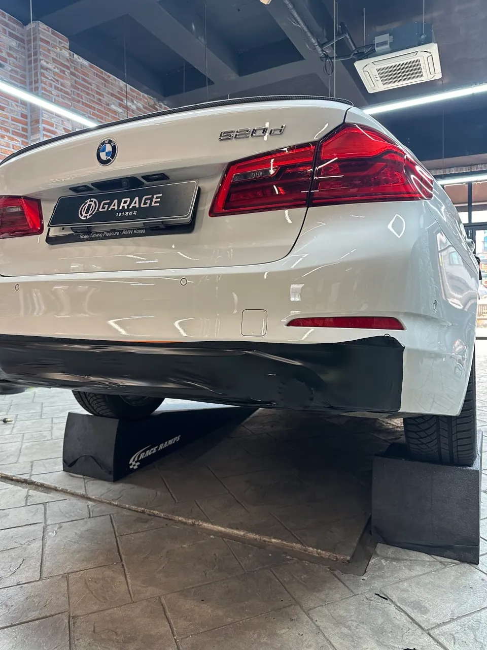 BMW 5 SeriesのPPF施工事例|費用目安・仕上がり 施工写真 1-2