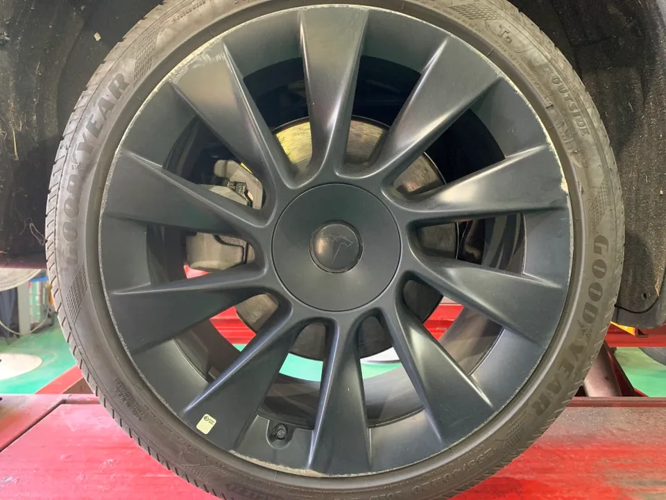 Tesla Model Y wheel repair - Tesla Model Y Wheel Repair & Painting Review photo 3