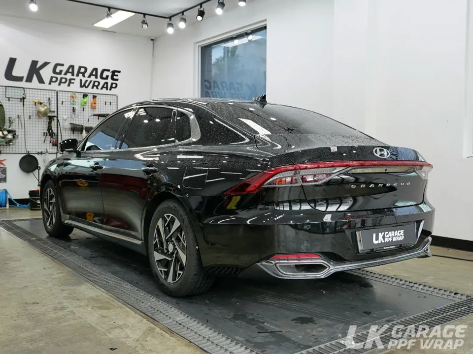 Hyundai Azeraのガラスコーティング事例|費用目安・仕上がり 施工写真 2-1