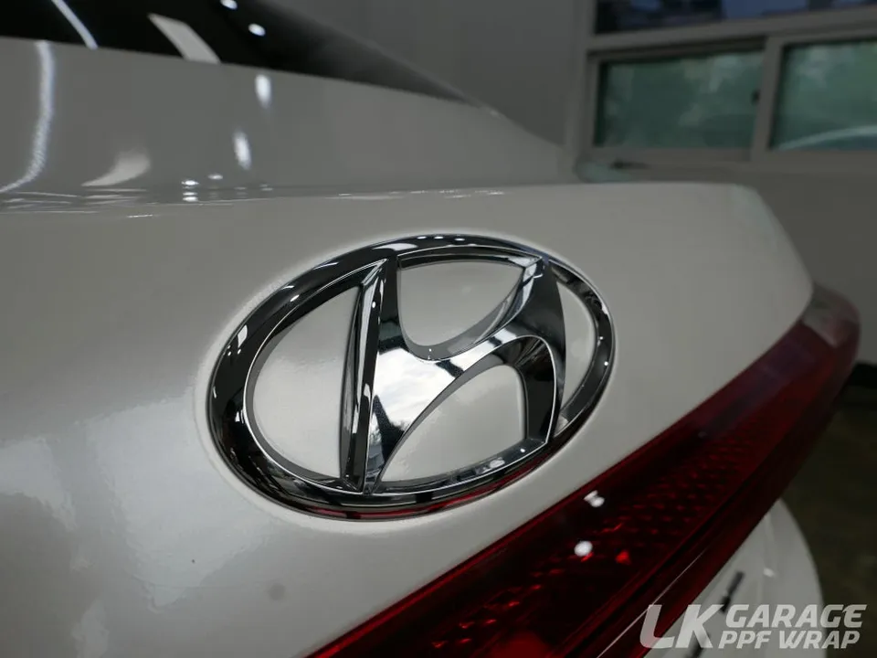Hyundai Azeraのガラスコーティング事例|費用目安・仕上がり 施工写真 2-3