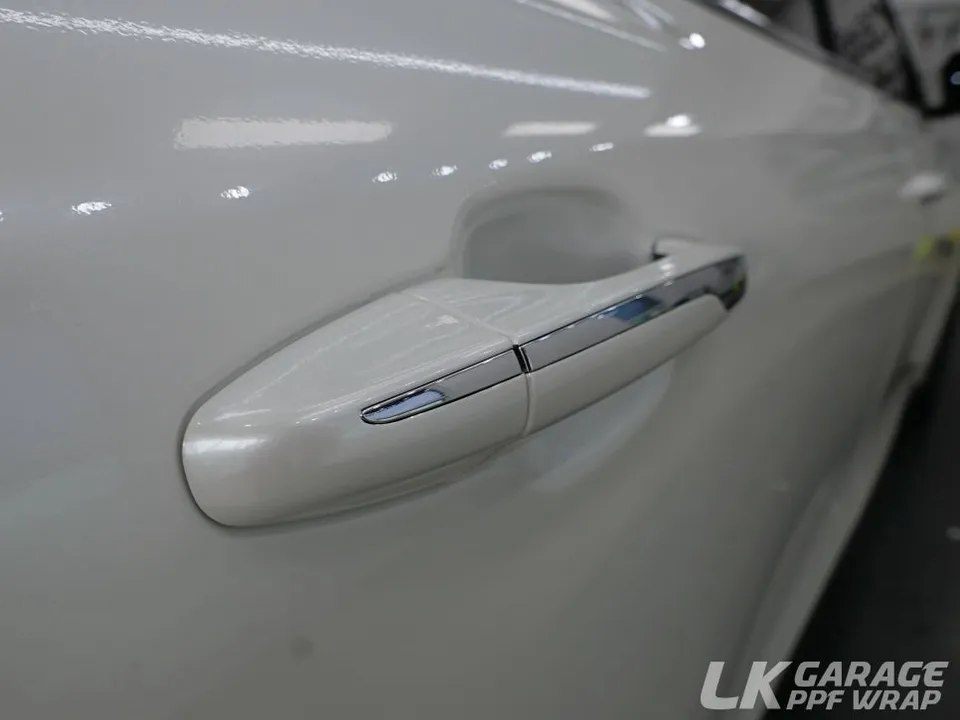 Hyundai Azeraのガラスコーティング事例|費用目安・仕上がり 施工写真 3-3