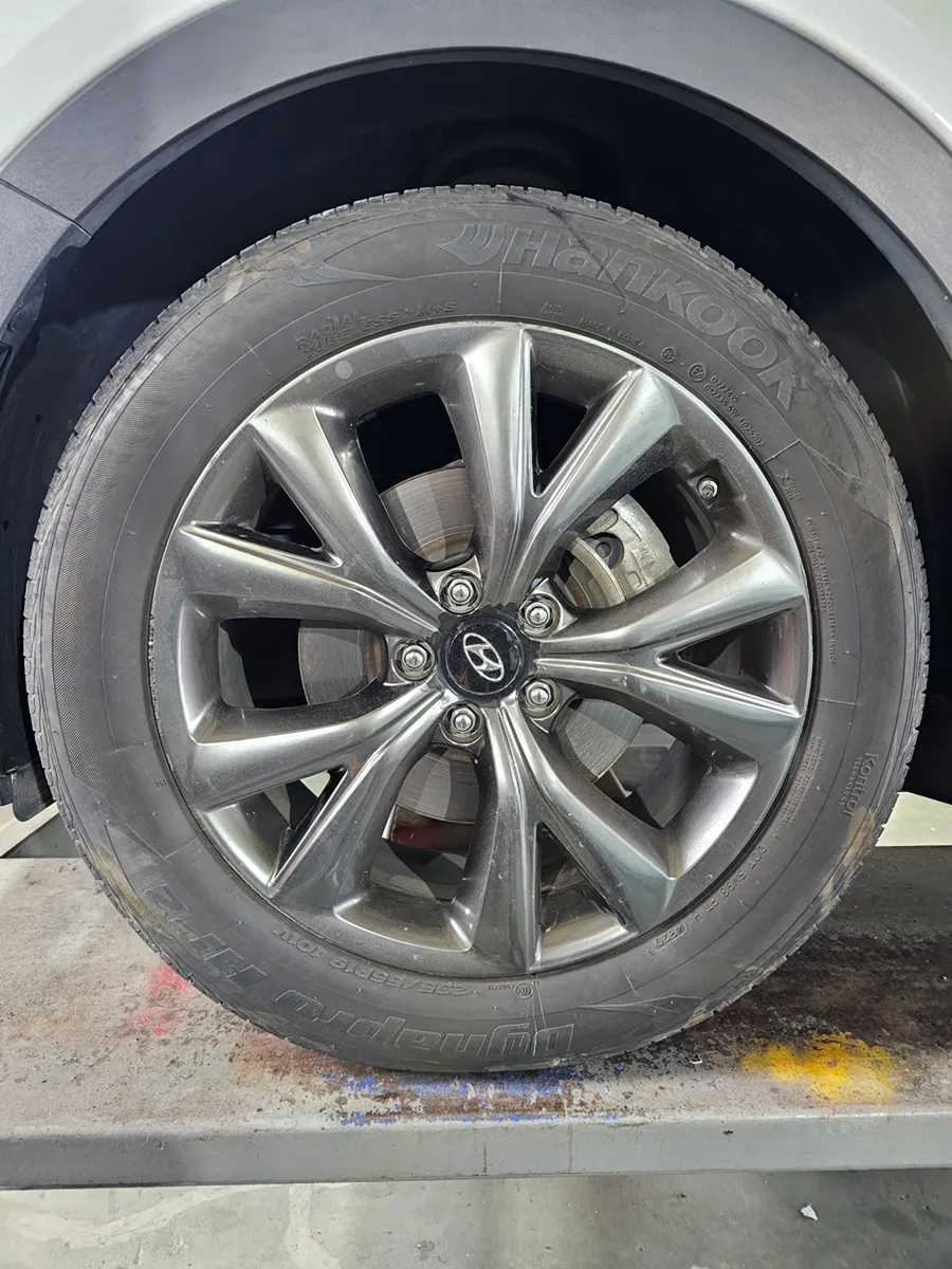 Hyundai Santa Fe DM wheel repair - Hyundai Santa Fe DM Wheel Repair & Painting Review photo 2