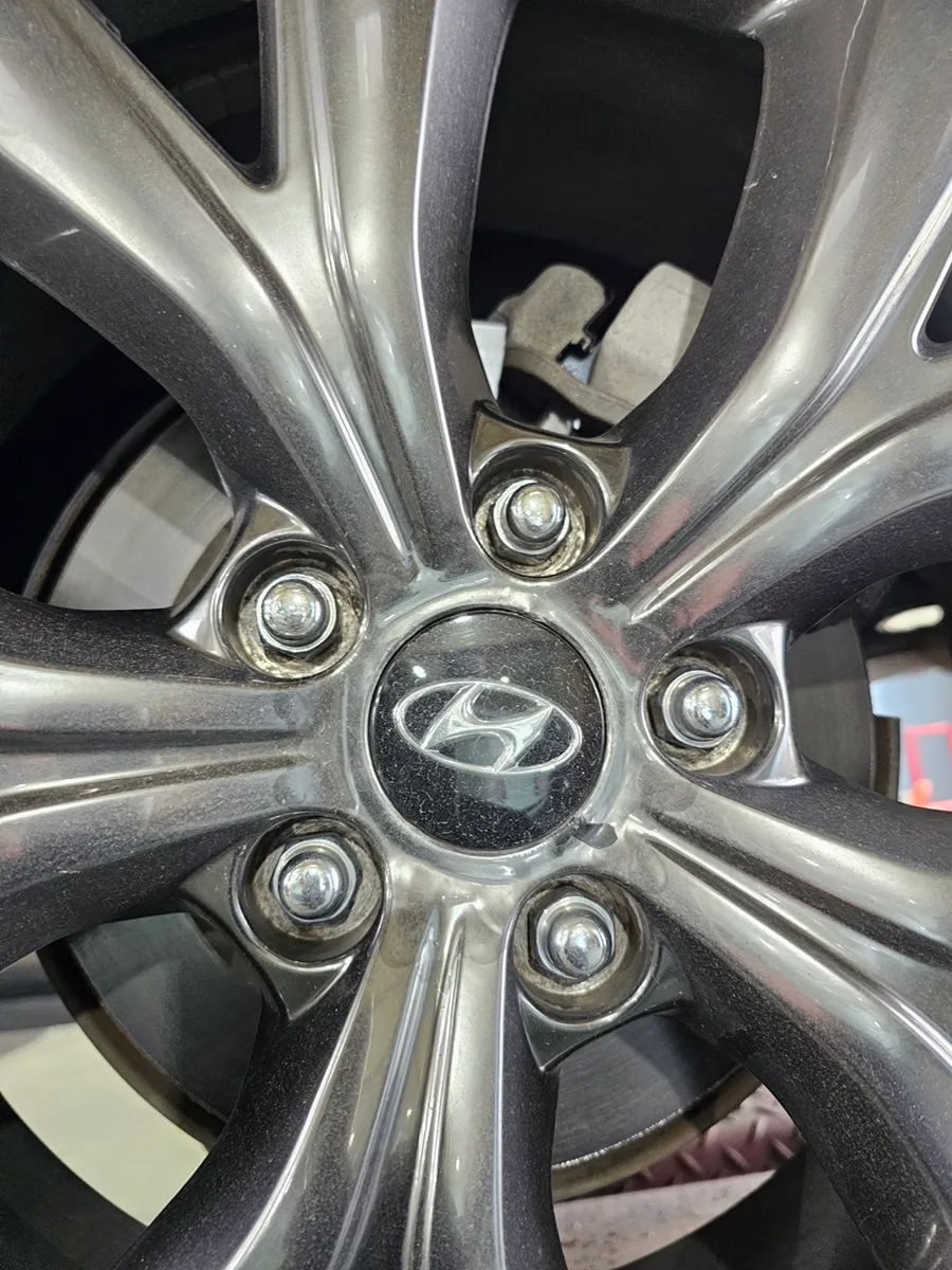 Hyundai Santa Fe DM wheel repair - Hyundai Santa Fe DM Wheel Repair & Painting Review photo 5