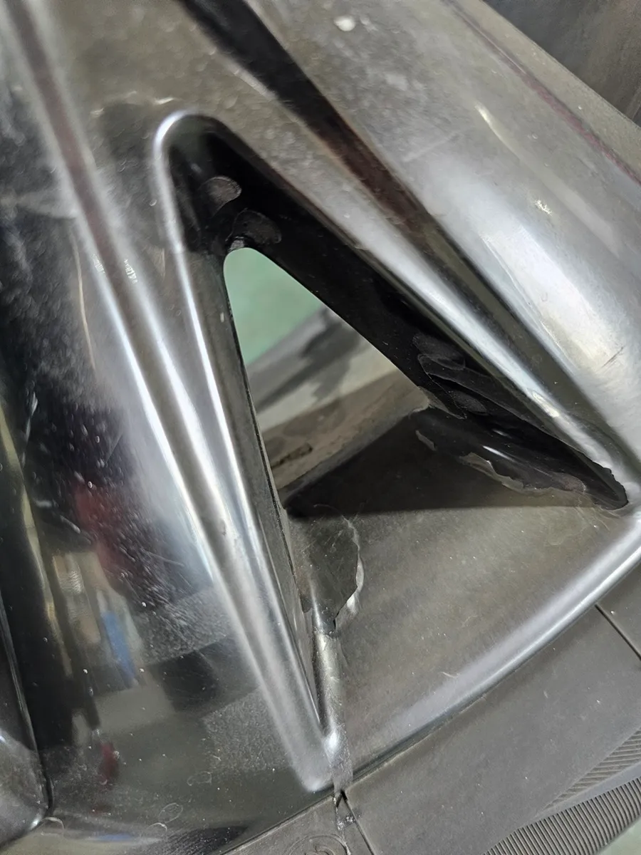 Hyundai Santa Fe DM Wheel Repair & Painting Review photo 13