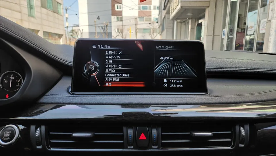 BMW X6 F16のAndroid Auto・CarPlay取付事例 写真