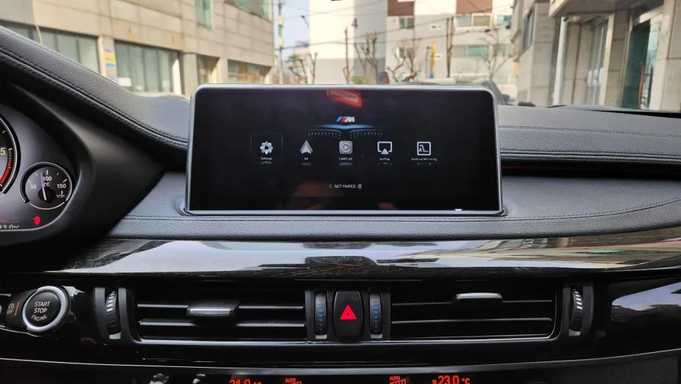 BMW X6 F16のAndroid Auto・CarPlay取付事例 施工写真 1-2