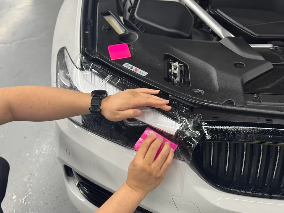 BMW 5 Series PPF施工事例｜費用目安と仕上がり 施工写真 1-2