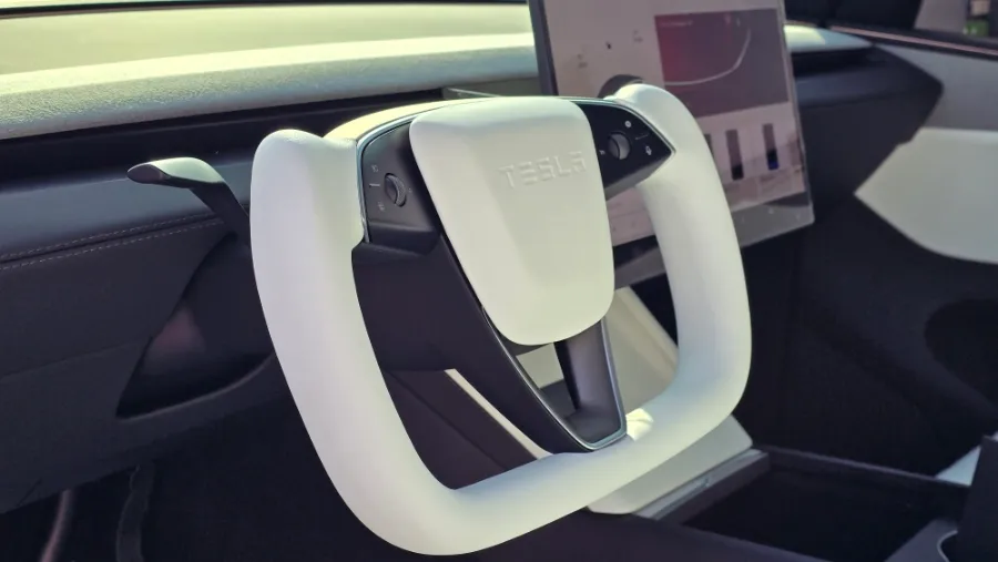 Tesla Model 3のカーフィルム施工事例|費用目安・仕上がり 施工写真 1-2