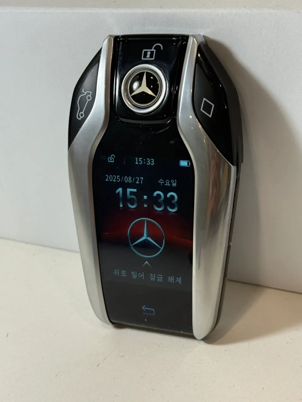 Mercedes-Benz S-Class W222 OEM Options Review: LCD Key Upgrade photo 2