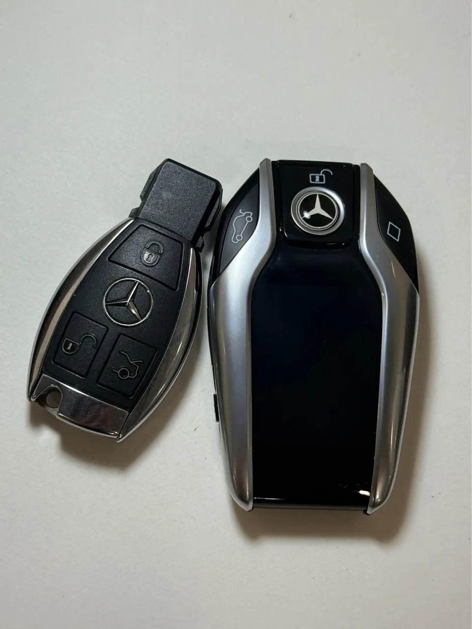 Mercedes-Benz S-Class W222 oem options - Mercedes-Benz S-Class W222 OEM Options Review: LCD Key Upgrade photo 5