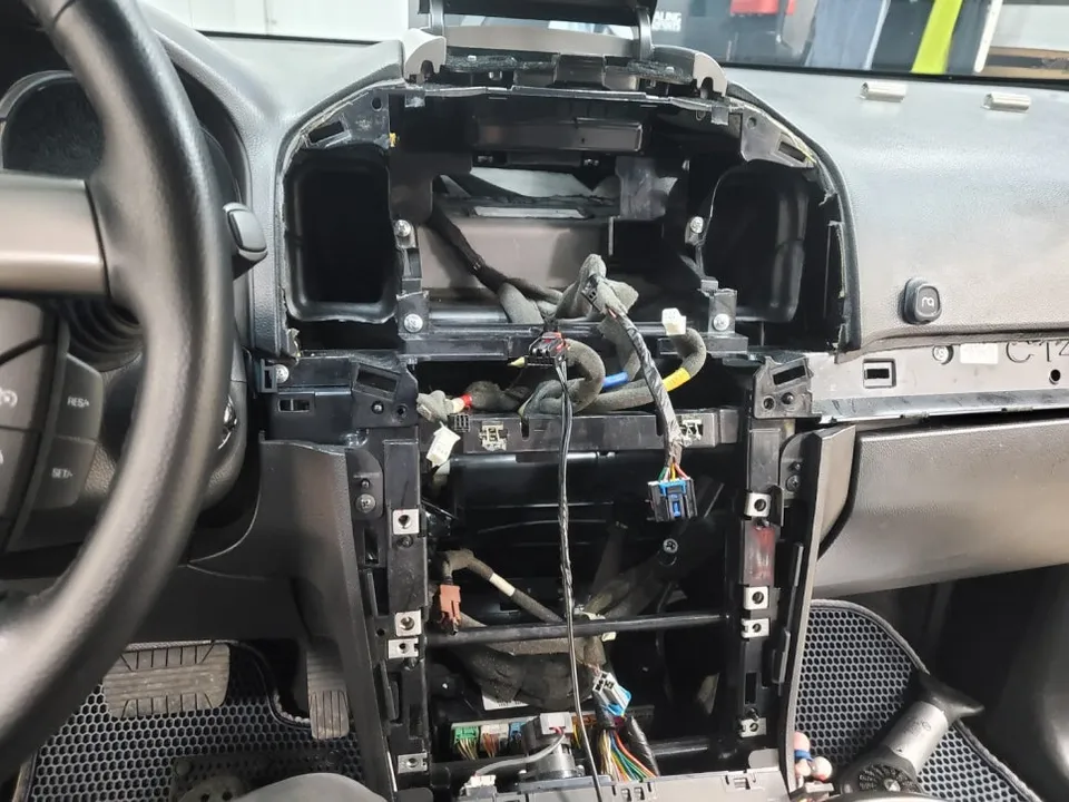 Chevrolet CaptivaのAndroid Auto・CarPlay取付事例 施工写真 1-3