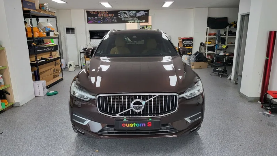Volvo XC60 ambient lighting installation result