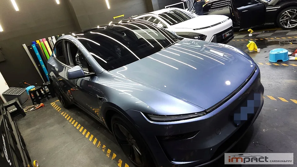 Tesla Model Y PPF施工事例｜グレイシャーブルーの輝き 施工写真 4