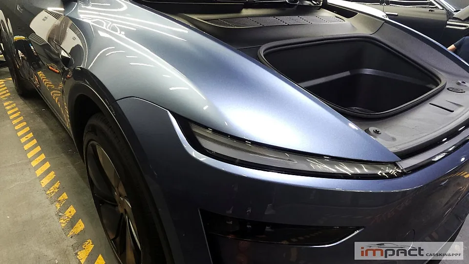 Tesla Model Y PPF施工事例｜グレイシャーブルーの輝き 施工写真 6