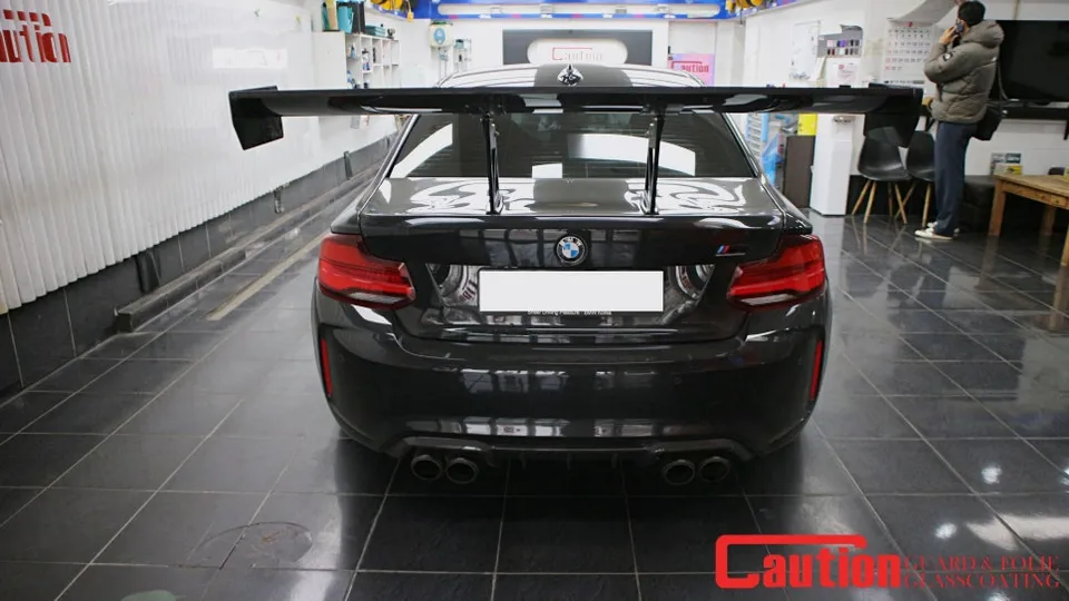 BMW M2 PPF施工事例|リアスポイラー保護 施工写真 3-1