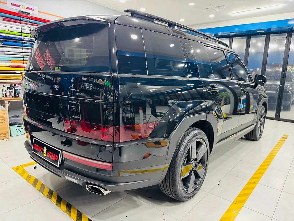 Hyundai Santa Fe MX5のカーラッピング事例 施工写真 4-2