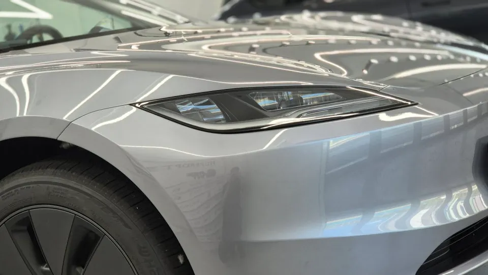 Tesla Model Yのホイールリペア・塗装事例 施工写真 4-1