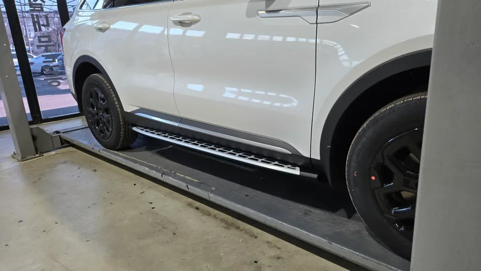 Kia Sorento MQ4 body kit - Kia Sorento MQ4 Side Steps Review — Enhanced Accessibility photo 5
