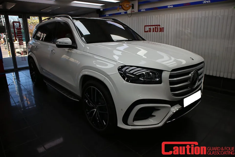 Mercedes-Benz GLS 580 vinyl wrap installation result