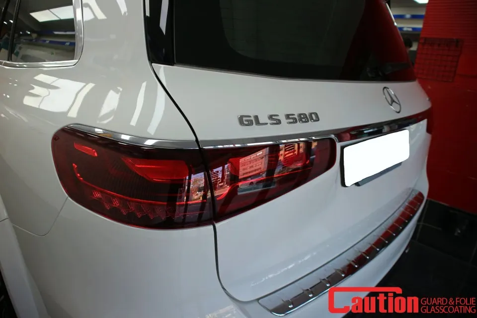 Mercedes-Benz GLS 580のカーラッピング事例 施工写真 6
