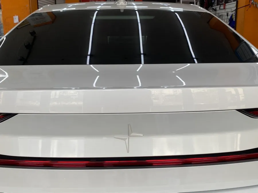 Polestar 2 PPF施工事例｜傷防止と美観維持 施工写真 2-3