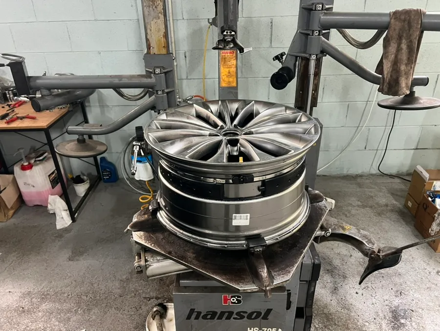 Kia K900 Wheel Repair & Painting Review photo 4