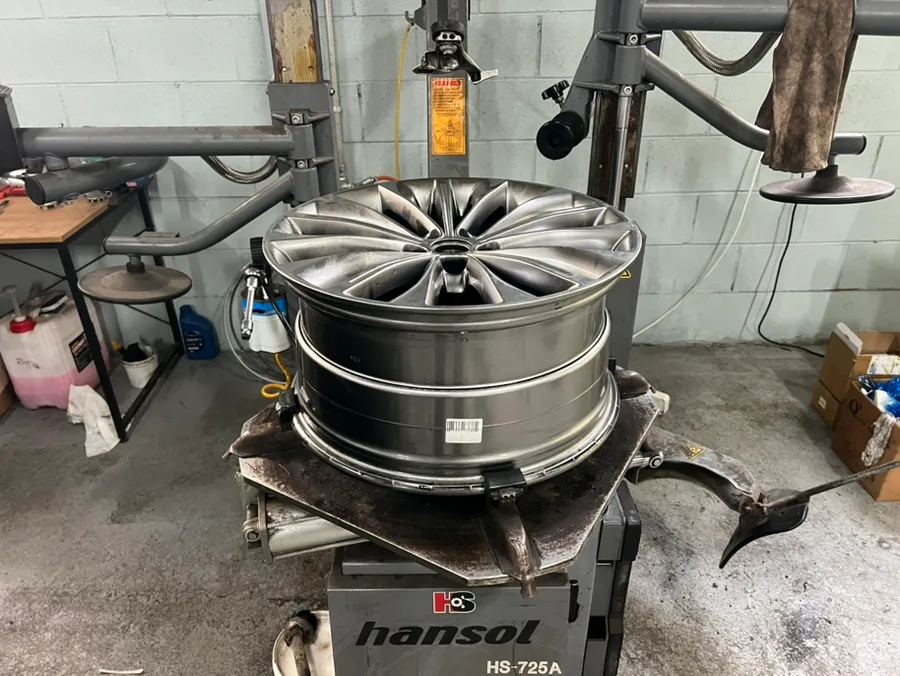 Kia K900 wheel repair - Kia K900 Wheel Repair & Painting Review photo 4