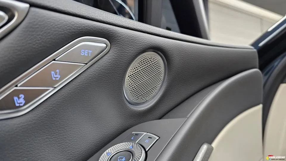 Genesis G80 ambient lighting - Genesis G80 Ambient Lighting Review: Enhanced Interior photo 4