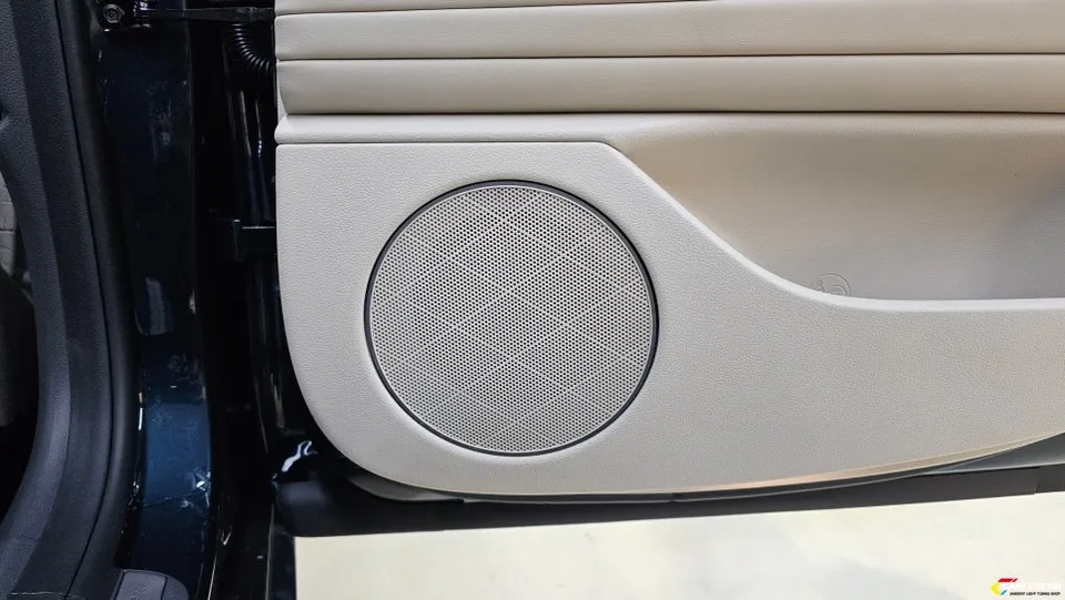 Genesis G80 ambient lighting - Genesis G80 Ambient Lighting Review: Enhanced Interior photo 6