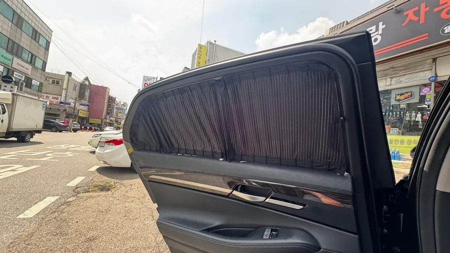 Genesis EQ900 car accessories - Genesis EQ900 Car Curtains Review — Enhanced Privacy & Comfort photo 5
