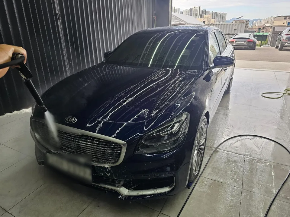 Kia K900のガラスコーティング事例 施工写真 2-2