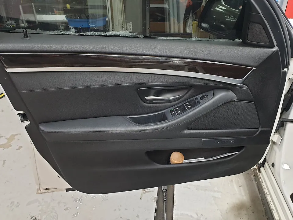 BMW 5 Series F10 vinyl wrap - BMW 5 Series F10 Interior Wrap Review photo 3