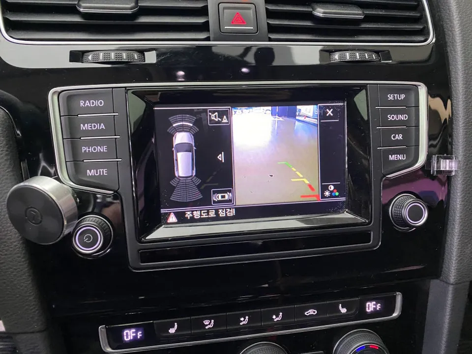 Volkswagen Golf 7th Gen oem options - Volkswagen Golf 7th Gen OEM Options Review — Enhanced Visibility photo 4