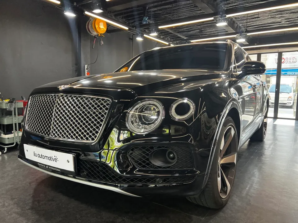 Bentley Bentayga Ambient Lighting Review: Cost & Results photo 2