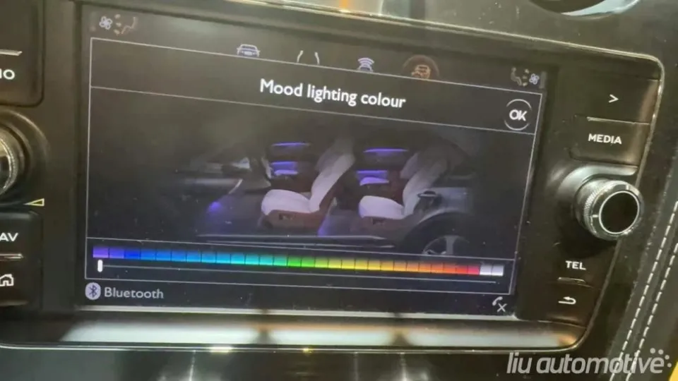 Bentley Bentayga ambient lighting - Bentley Bentayga Ambient Lighting Review: Cost & Results photo 3