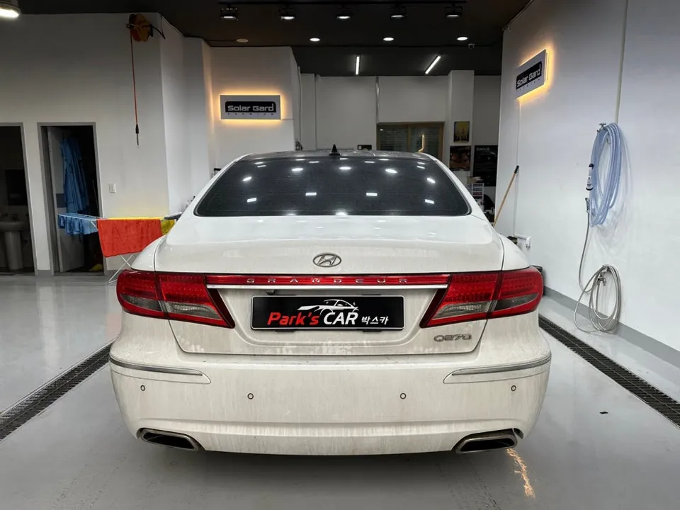 Hyundai Azeraのカーラッピング事例|費用目安・仕上がり 施工写真 2-1