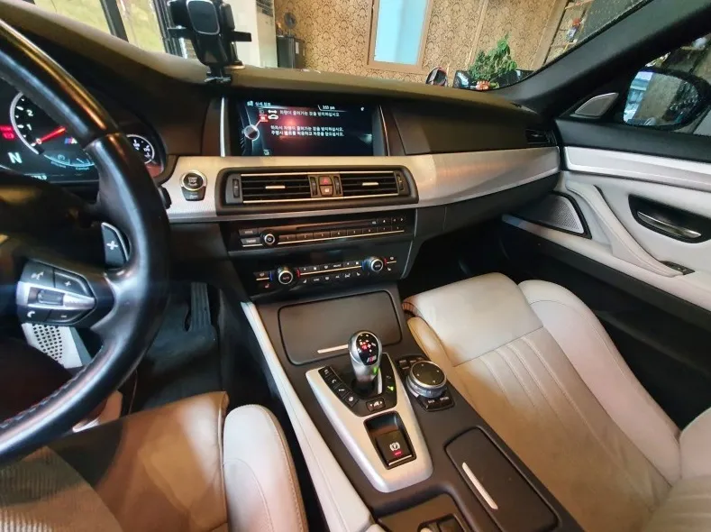 BMW M5 Interior Customization Review: Carbon Hydro Dipping photo 2