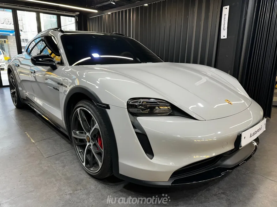 Porsche Taycan body kit - Porsche Taycan Body Kit Review: Carbon Front Lip & Night Package photo 3
