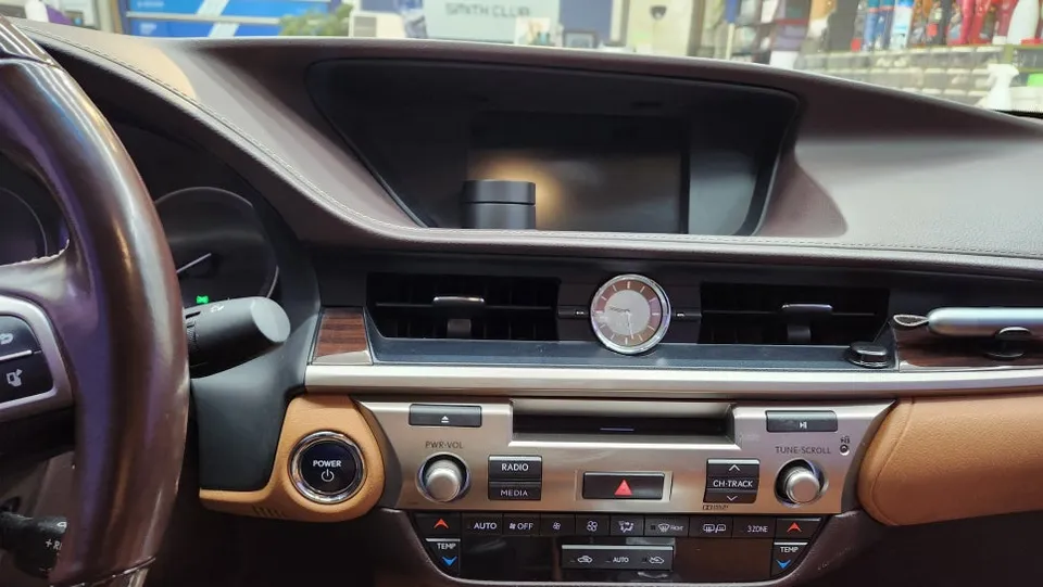 Lexus ES 300hのAndroid Auto・CarPlay取付事例 写真