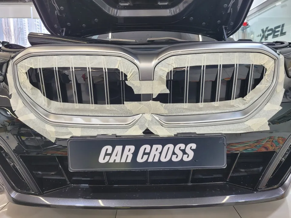 BMW G60 カーラッピング事例｜グリル・室内カスタム 施工写真 2-2